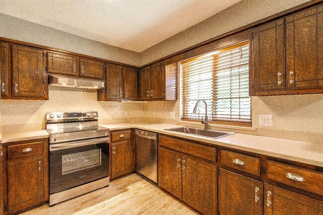 Building Photo - 1425 Venus Cir