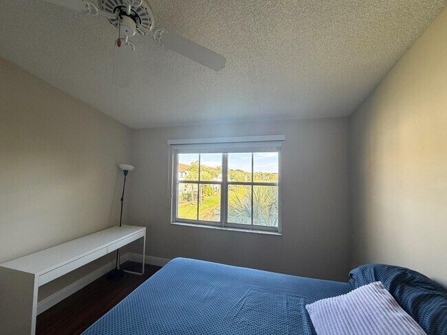 Building Photo - 165 NW 96th Terrace