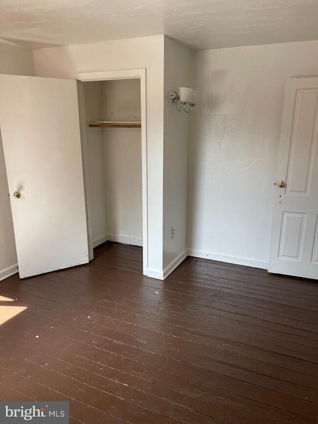 Building Photo - 52 N Broad St