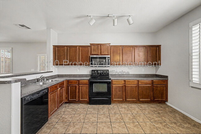 Building Photo - 852 S Colonial Dr