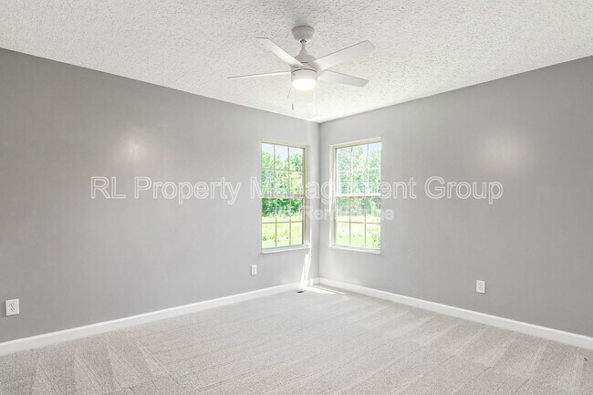 Building Photo - 5551 Ainsley Dr