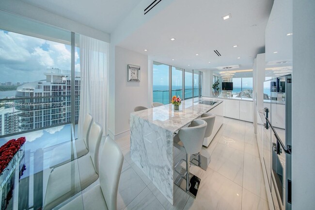 Building Photo - 10203 Collins Ave