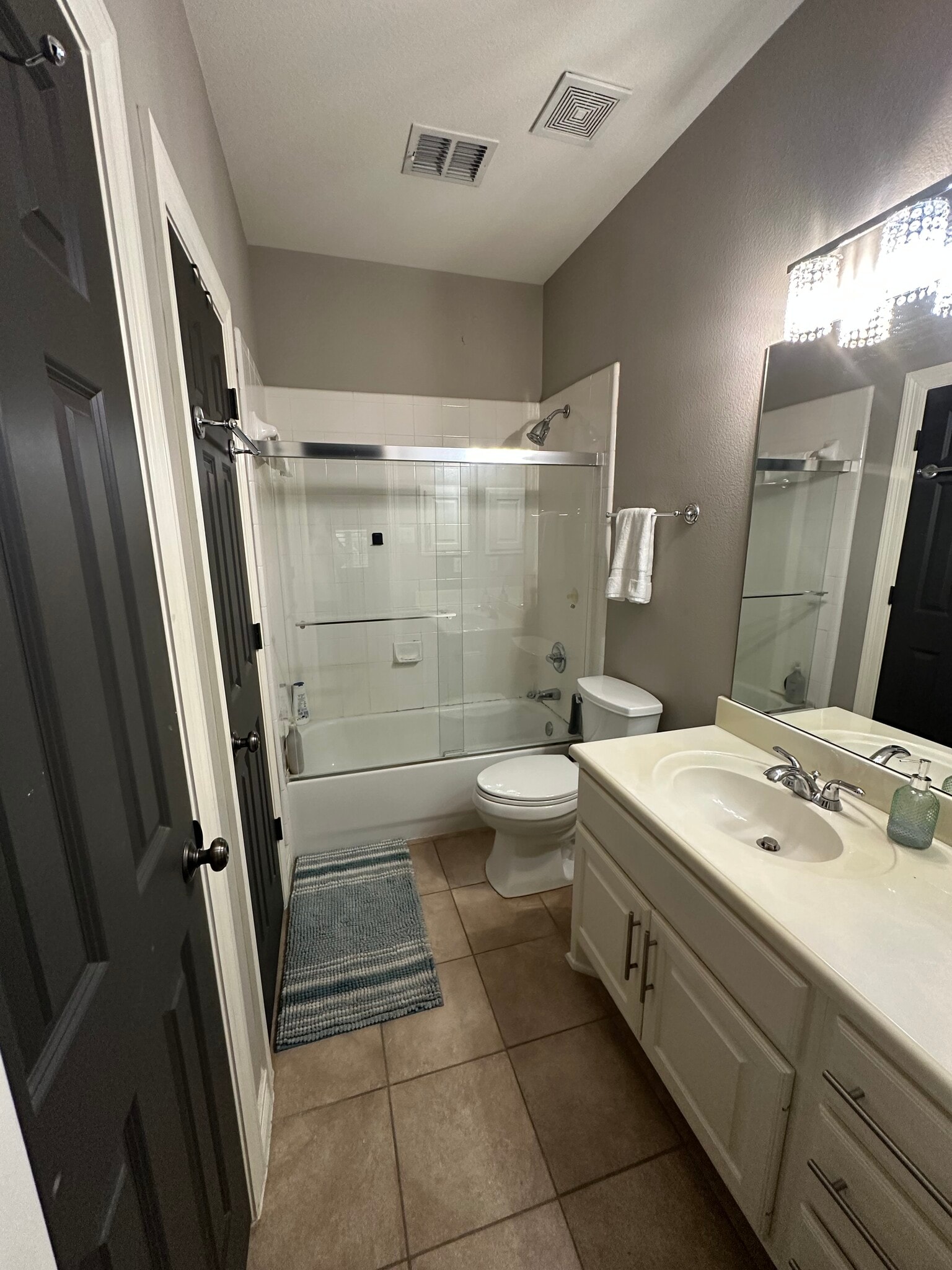 Building Photo - 2448 Worthington St