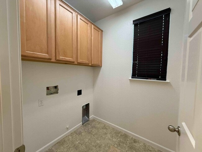 Building Photo - Great 3 Bedroom In Elk Grove