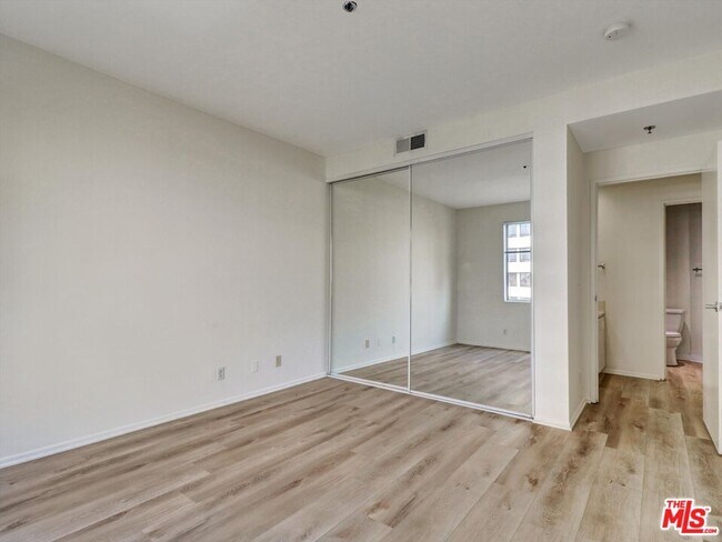Building Photo - 10600 Wilshire Blvd