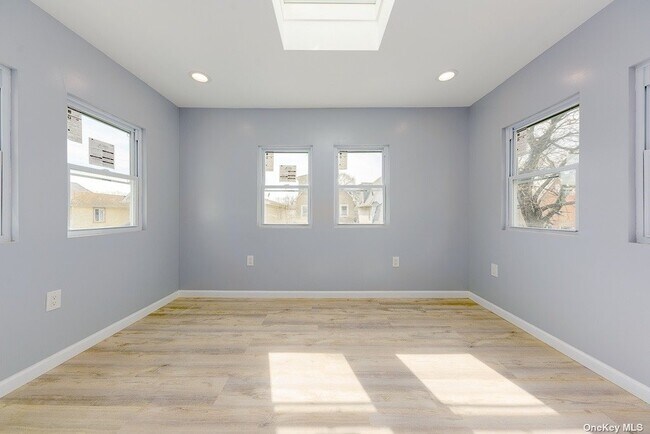 Building Photo - 49 Claridge Ave