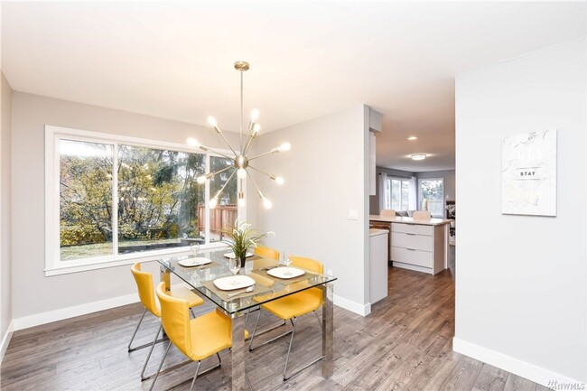 Building Photo - Remodeled Home in Mukilteo!