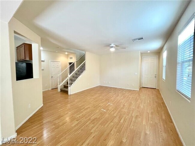 Building Photo - 10073 Pelham Park Ave
