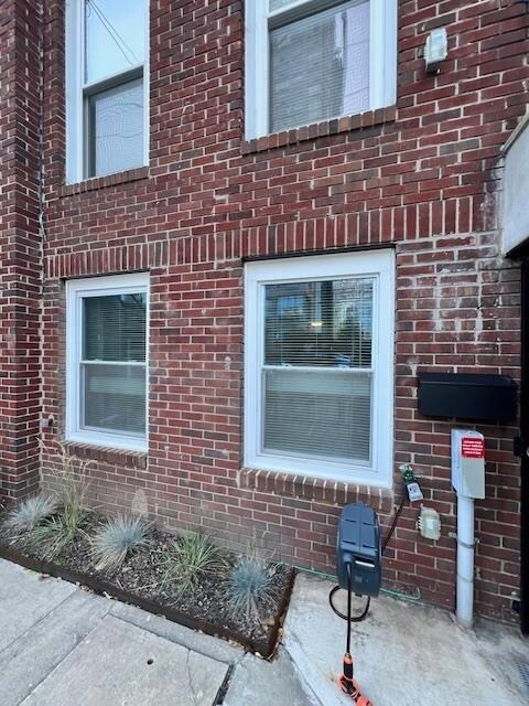 Building Photo - 232 Grand St