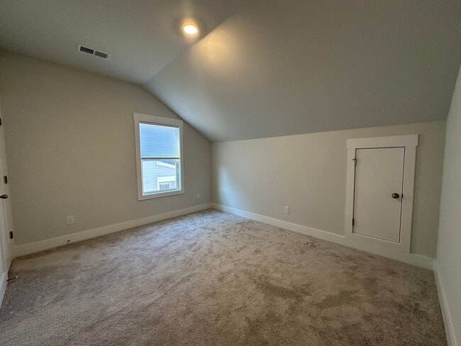 Building Photo - 521 Robinwood Pl