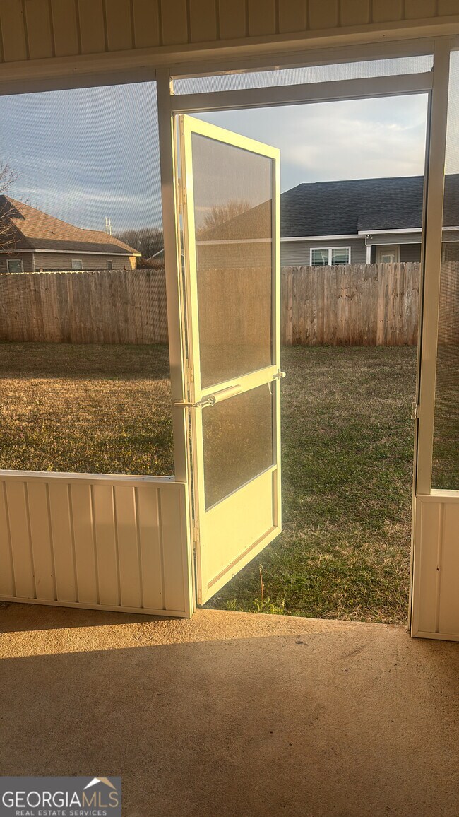 Building Photo - 303 S Charity Ln