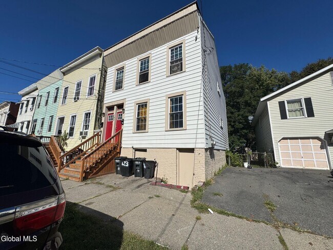 Building Photo - 193 Livingston Ave