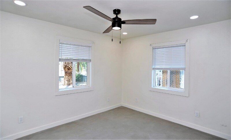 Building Photo - 5044 E Adams St