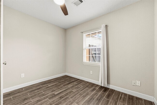 Building Photo - 4513 W 43rd St