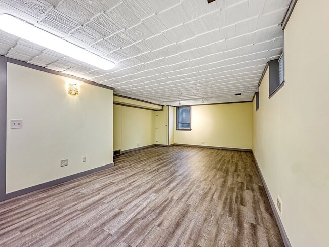 Building Photo - 4541 Bloomington Ave