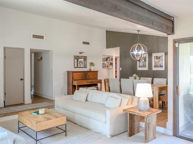 Building Photo - 2207 Marble Falls Dr