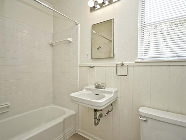 Building Photo - 7601 Tisdale Dr