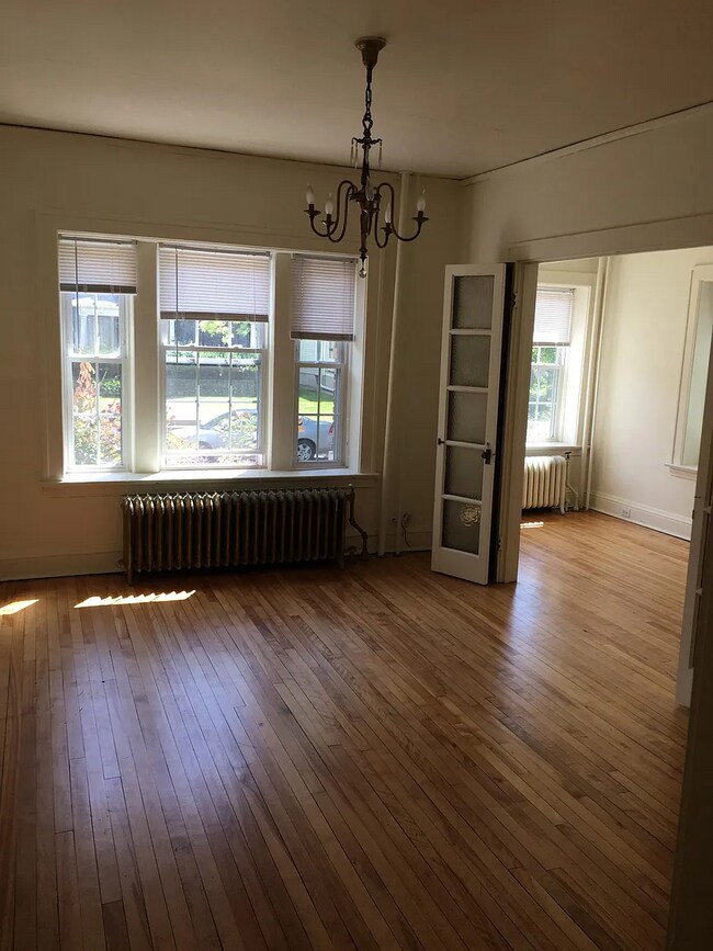 Building Photo - 2222 N Girard Ave