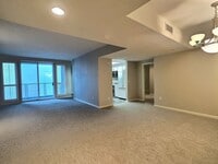 Building Photo - Huge 2 Bedroom/2 Bath Condo at Park Townsend in Downtown San Jose