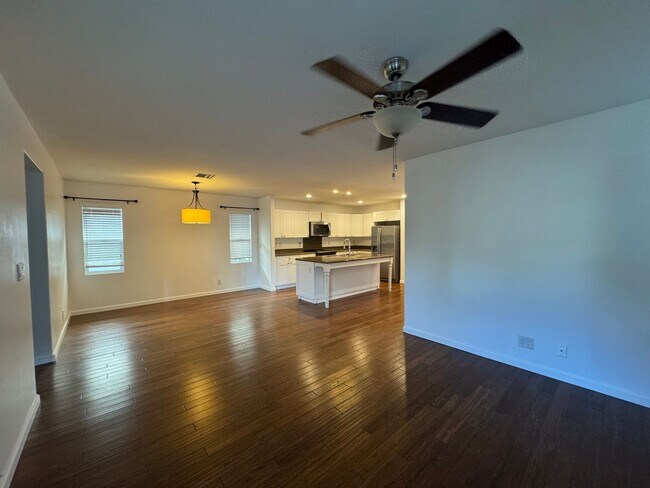 Building Photo - Stunning 4 Bedroom with 3 Bathroom Home in...