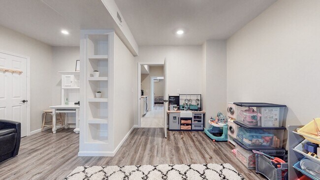 Building Photo - Stunning home situated on over 1 acre in North Thompson’s Station!