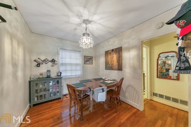 Building Photo - 72 Delmont Dr NE