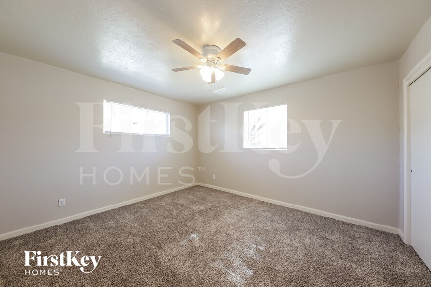 Building Photo - 1308 W Elm St