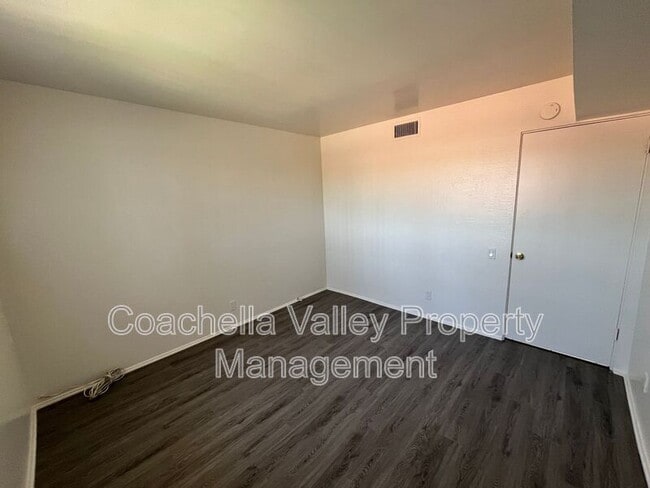 Building Photo - 550 El Cielo Rd