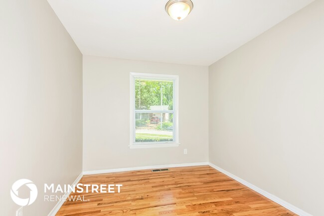 Building Photo - 6867 Thurston Ave