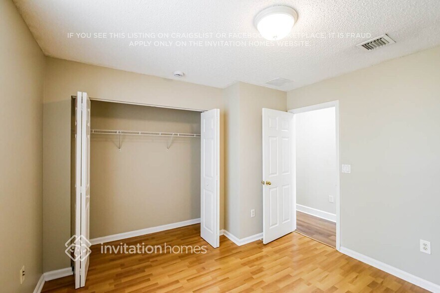Building Photo - 15891 SW 48th Manor
