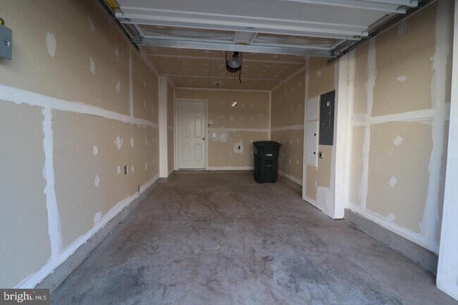 Building Photo - 21727 Indian Summer Terrace