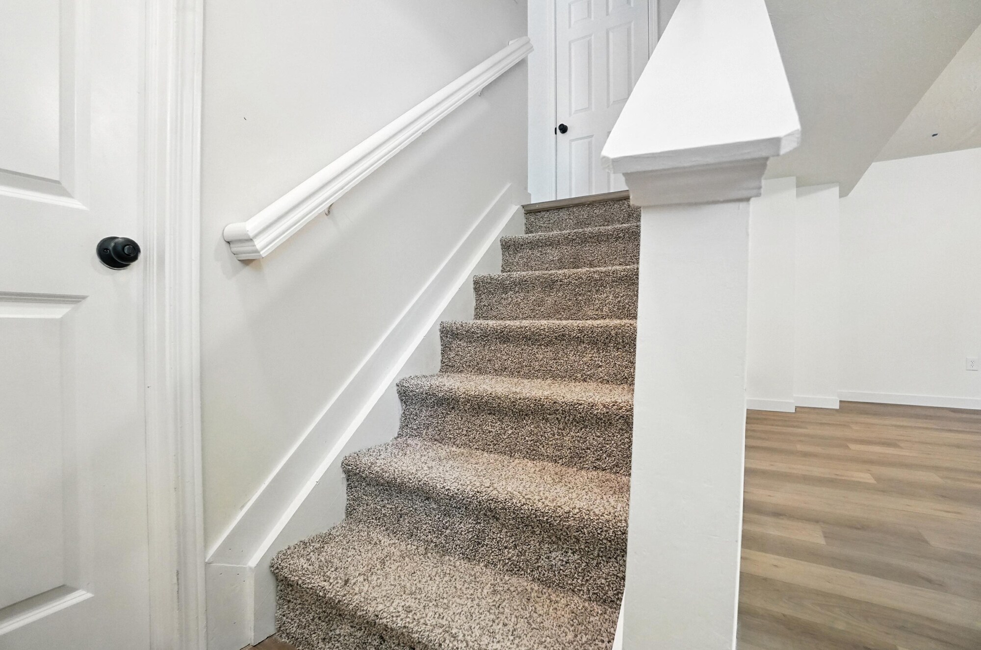 Building Photo - 2380 Oaktree Pl