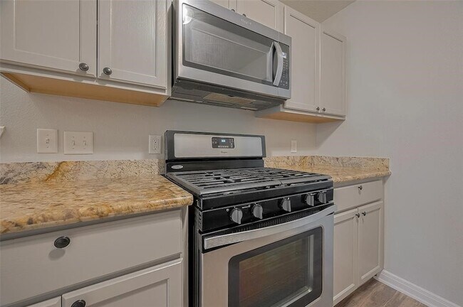 Building Photo - 5009 Willow Point Dr