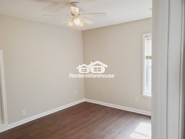 Building Photo - 2706 Cottesford Dr SE