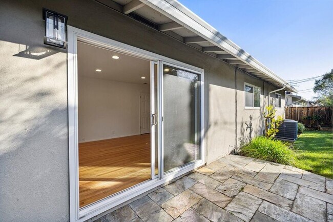 Building Photo - 6386 Blackwood Dr
