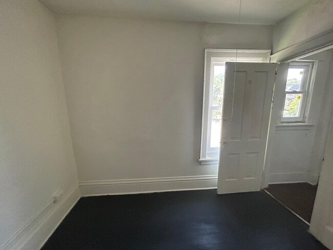Building Photo - 120 S Blair St