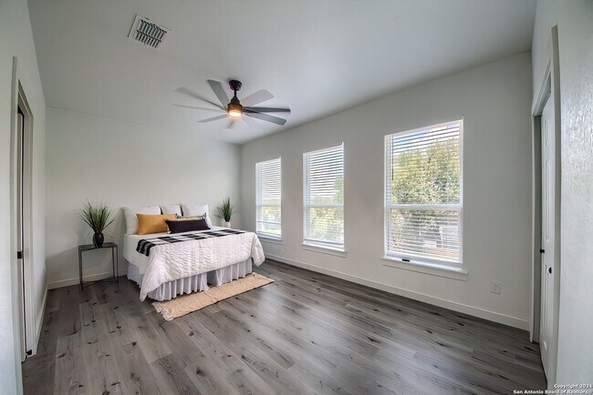Building Photo - 2066 Dry Creek