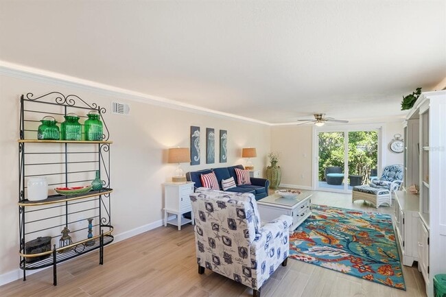 Building Photo - 573 Spanish Dr N