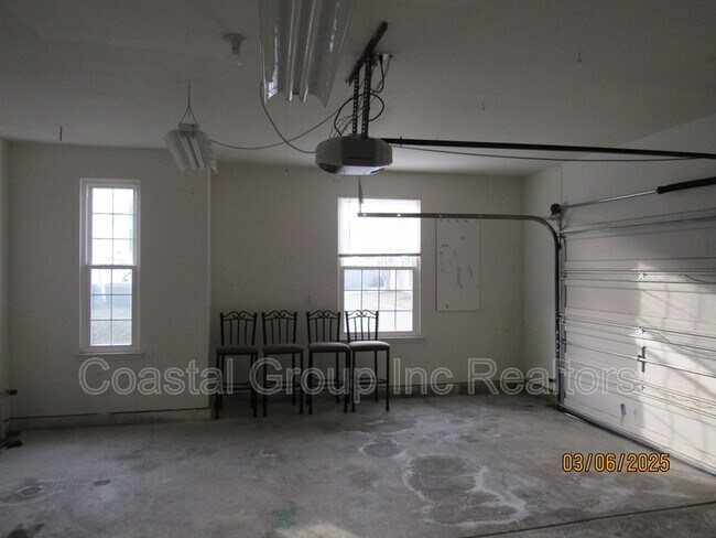 Building Photo - 1538 Stillwood St