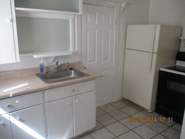 Building Photo - MARQ1