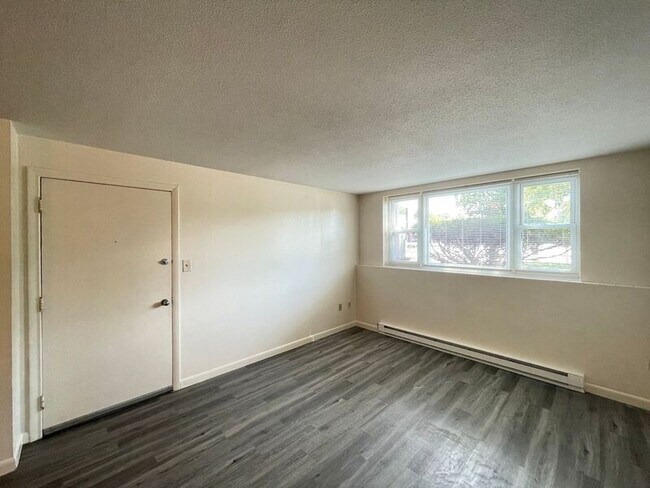 Building Photo - 173 Loudon Rd