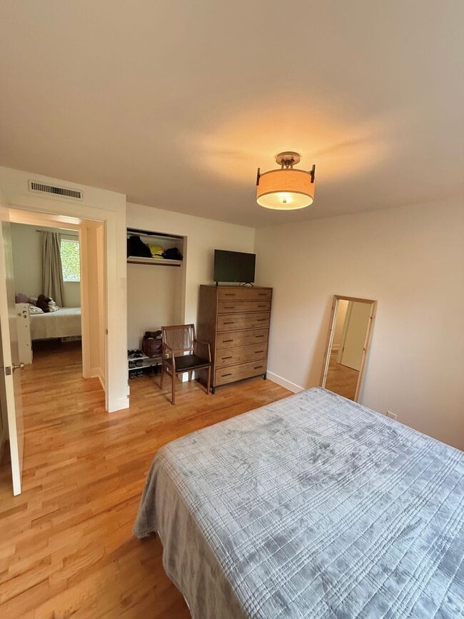 Building Photo - 3 BR West Seattle Home – Cozy and Convenie...