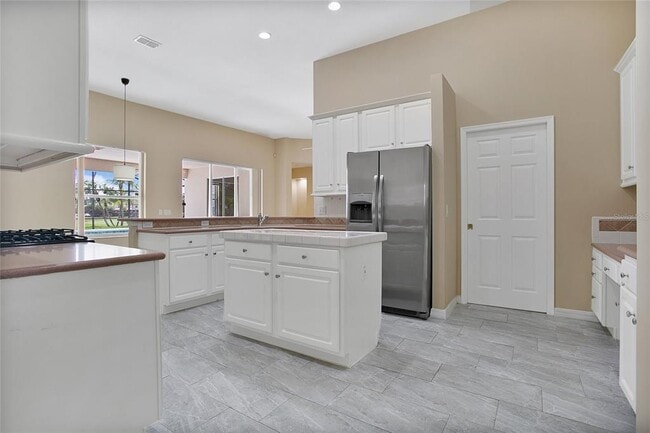 Building Photo - 107 Walton Heath Dr