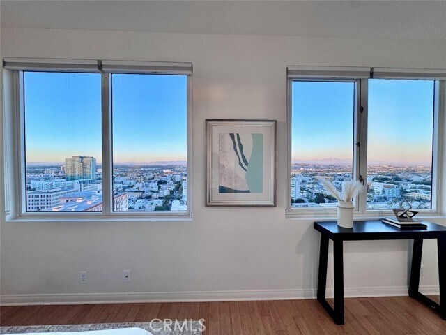 Building Photo - 525 E Seaside Way