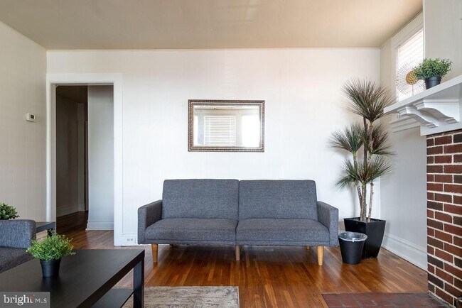 Building Photo - 315 Frederick St