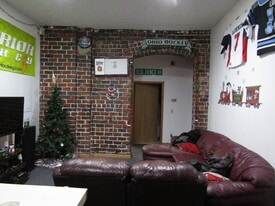 4 B.R Apt. Available Now 18 C South Court Street - 18 S Court St