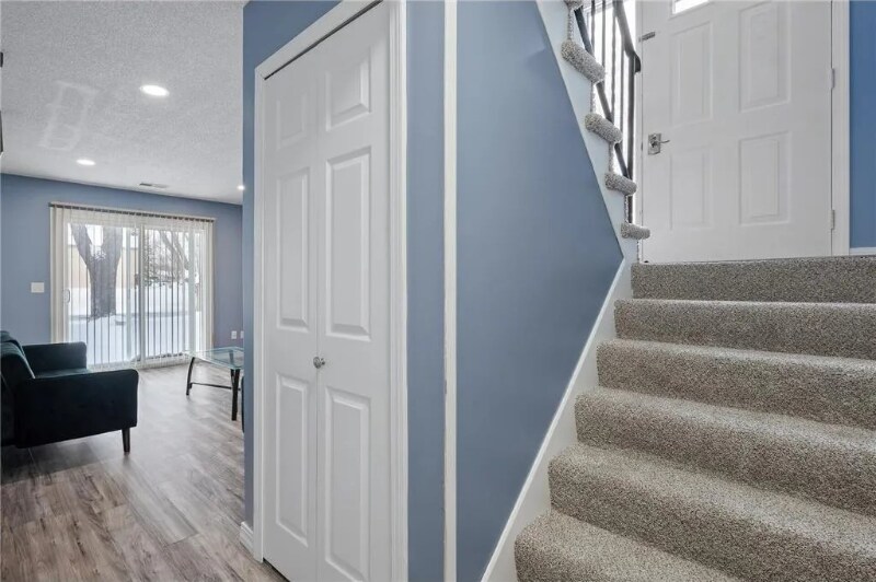 Building Photo - 9486 Kingsview Ln N