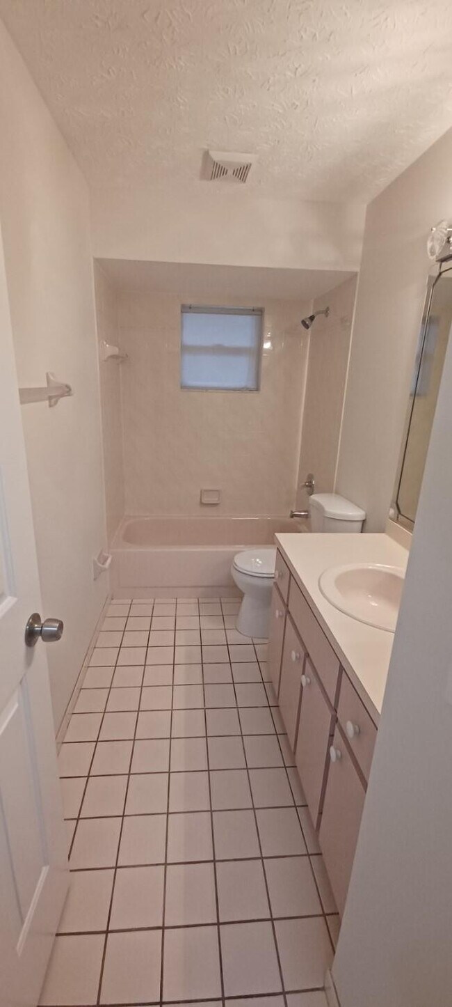 Building Photo - 150 NW Byron St