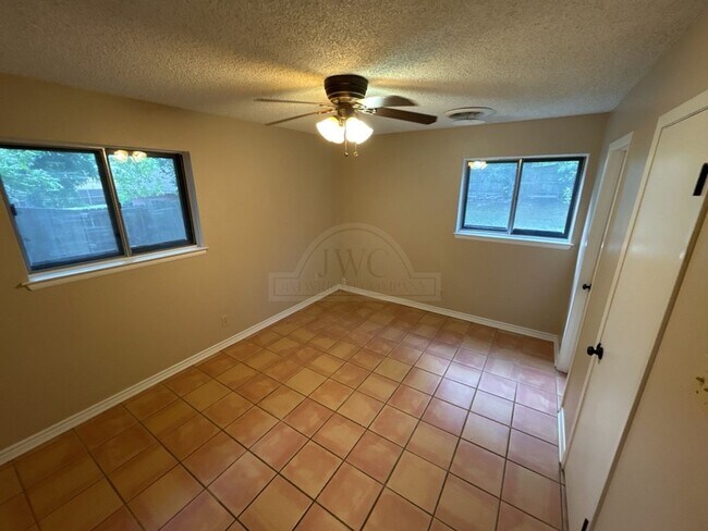 Building Photo - 3202 Brookbend Dr
