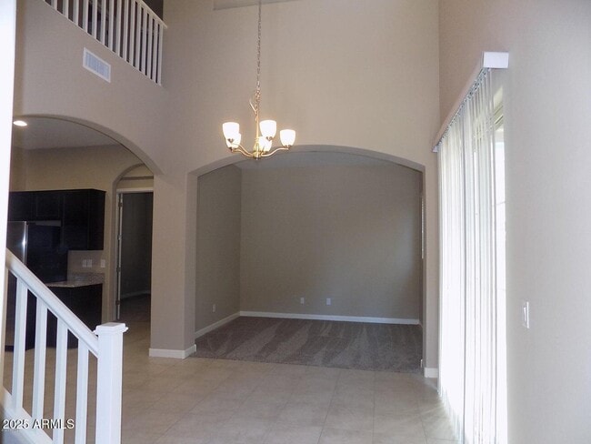 Building Photo - 1367 S Country Club Dr